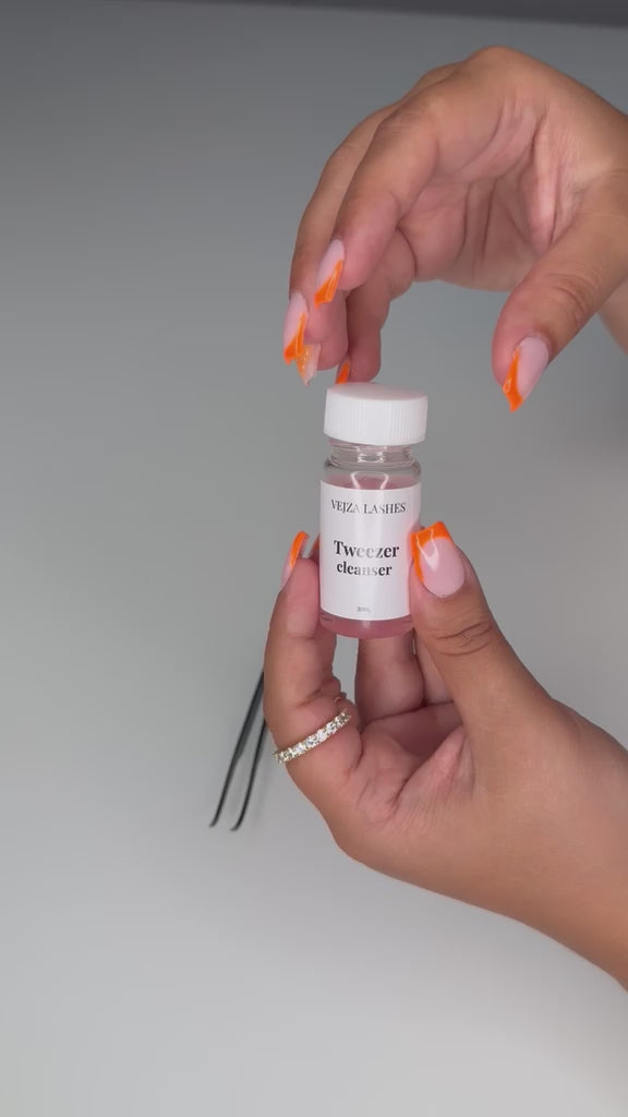 VEJZA Tweezer Cleanser in der Anwendung, Video
